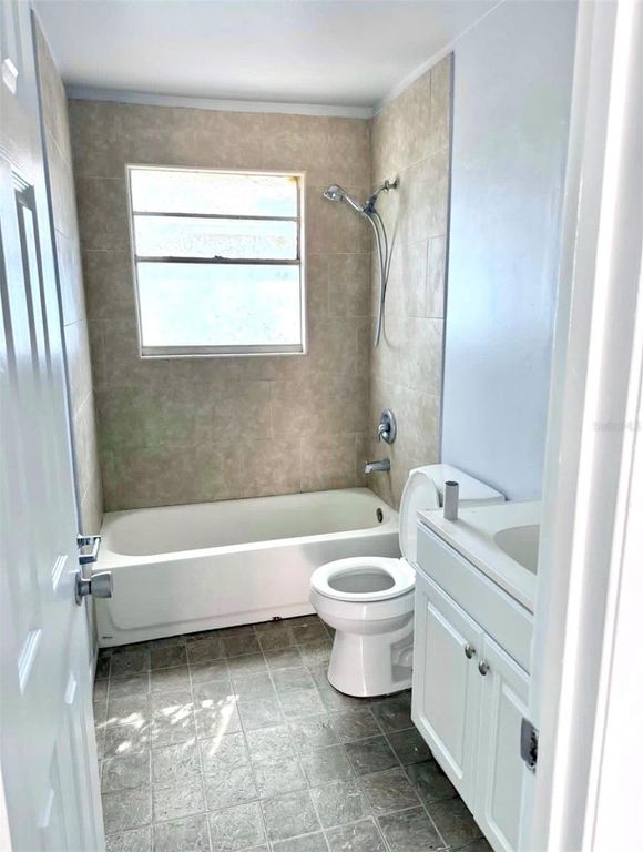 Image 3 of property listing at 5638 5TH AVENUE, Fort Myers, FL 33907