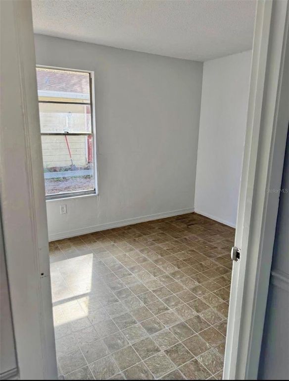 Image 5 of property listing at 5638 5TH AVENUE, Fort Myers, FL 33907