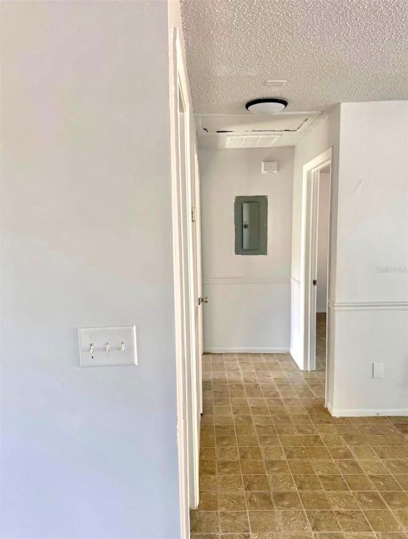 Image 7 of property listing at 5638 5TH AVENUE, Fort Myers, FL 33907