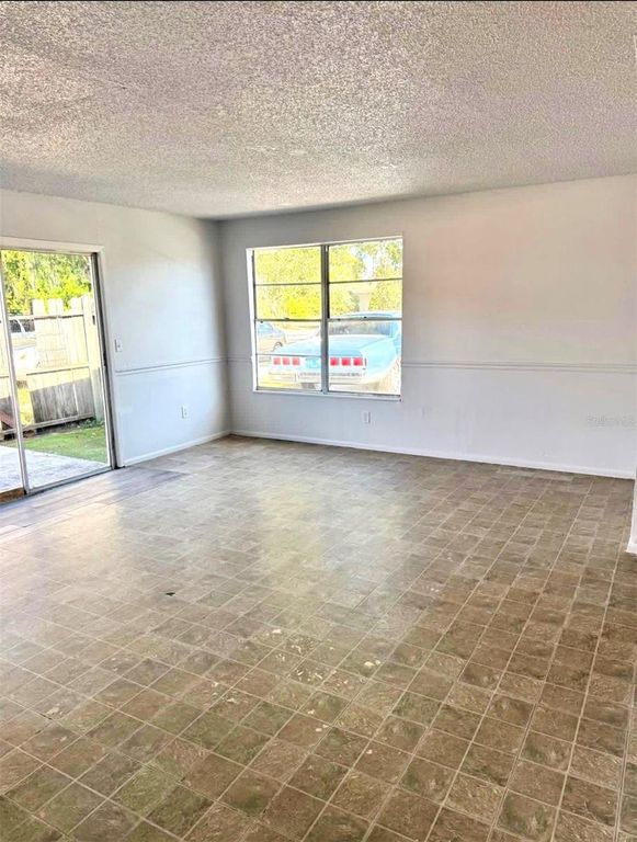 Image 8 of property listing at 5638 5TH AVENUE, Fort Myers, FL 33907