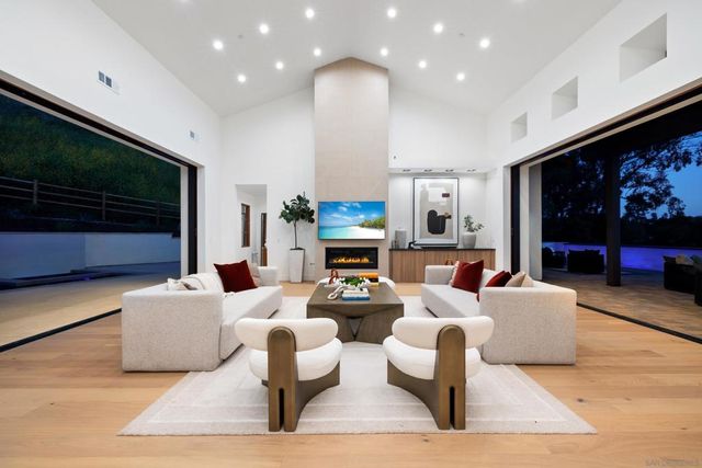 5758 60 Las Palomas, Rancho Santa Fe, CA 92067