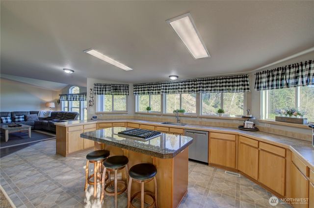 1220 Morrison Road, South Bend, WA 98596