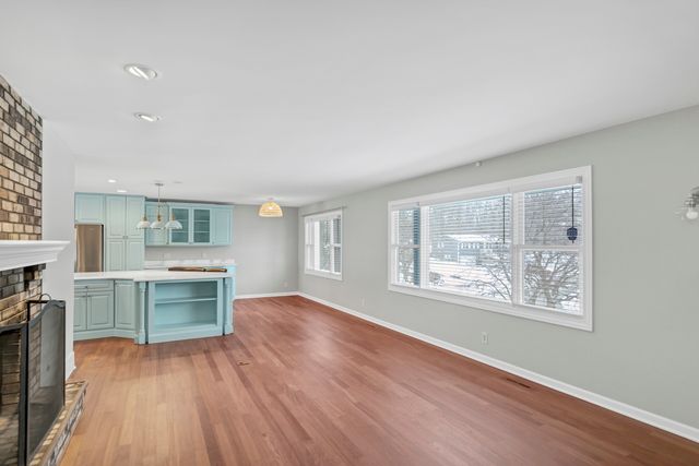 1405 Surrey Lane, Algonquin, IL 60102