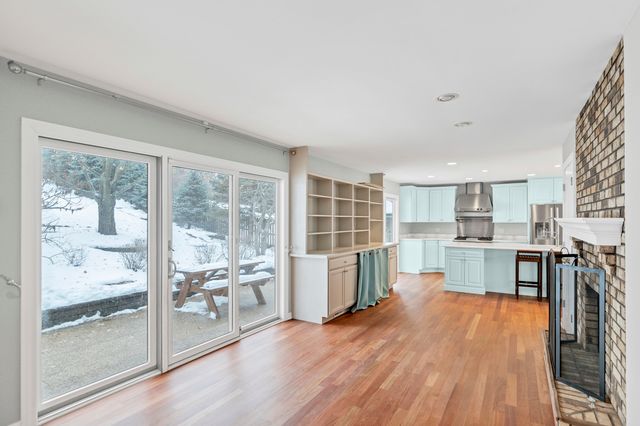 1405 Surrey Lane, Algonquin, IL 60102