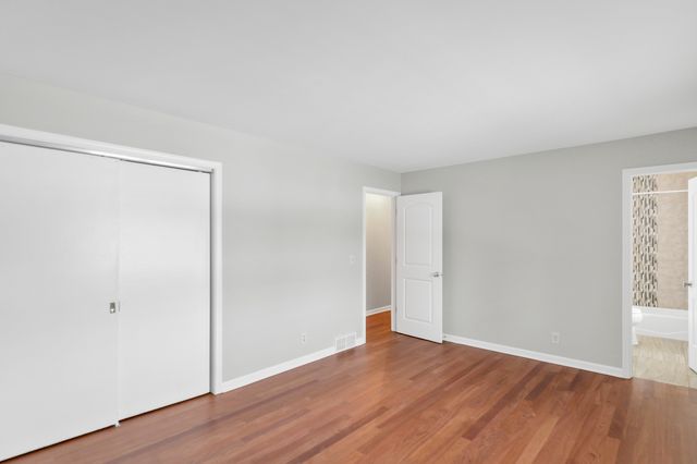 1405 Surrey Lane, Algonquin, IL 60102