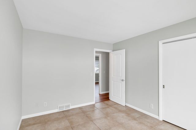 1405 Surrey Lane, Algonquin, IL 60102