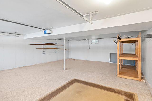 1405 Surrey Lane, Algonquin, IL 60102