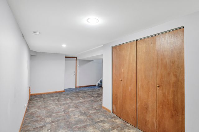 1405 Surrey Lane, Algonquin, IL 60102