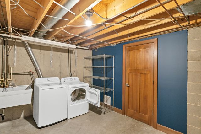 1405 Surrey Lane, Algonquin, IL 60102