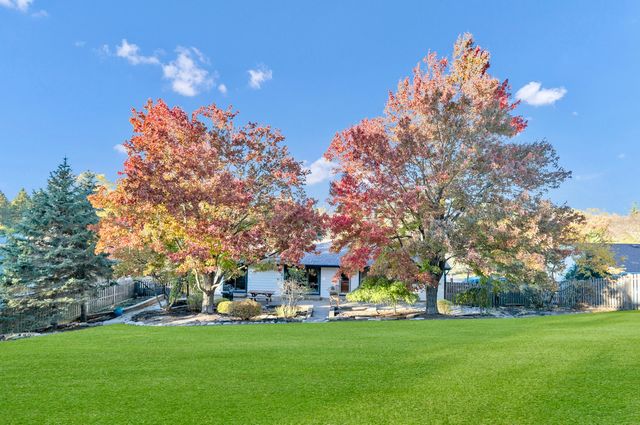 1405 Surrey Lane, Algonquin, IL 60102