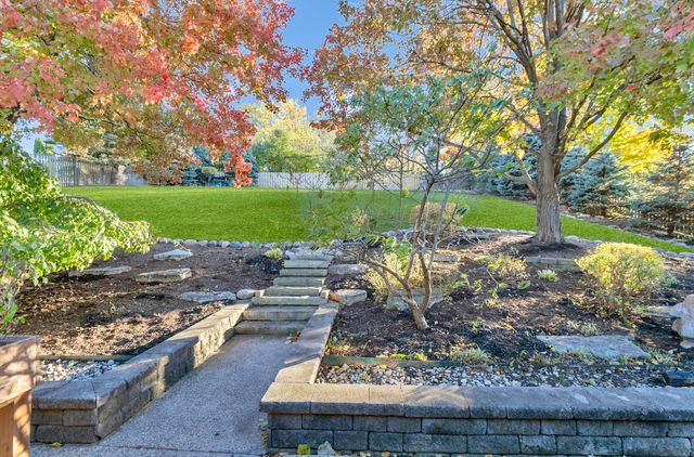 1405 Surrey Lane, Algonquin, IL 60102