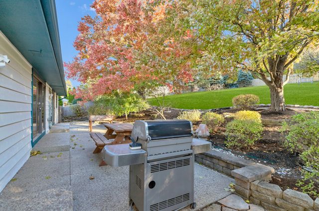 1405 Surrey Lane, Algonquin, IL 60102