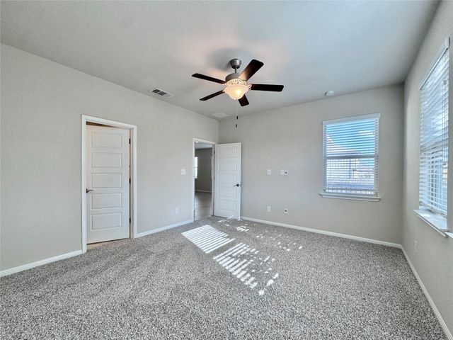 148 Shearwater LN, Leander, TX 78641