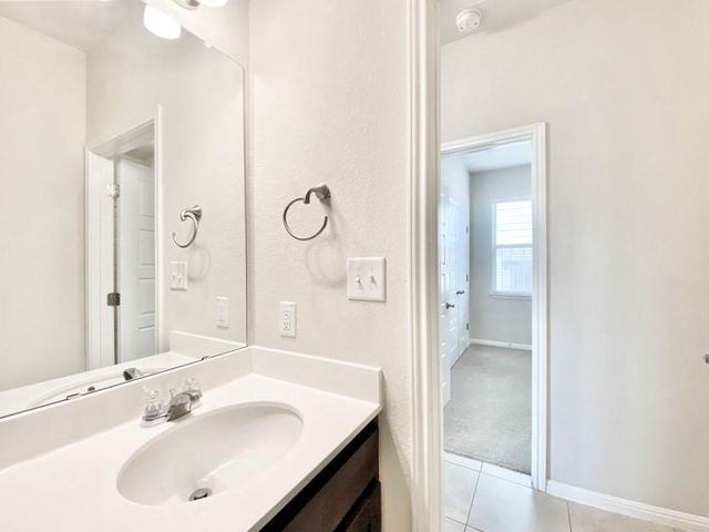 148 Shearwater LN, Leander, TX 78641