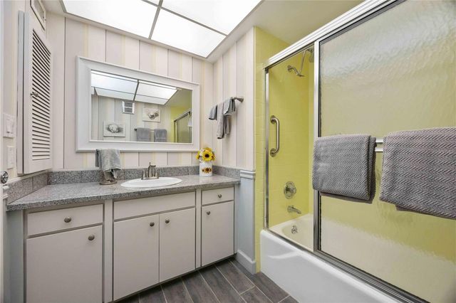 3713 SOMERVILLE DRIVE 1512, Sarasota, FL 34232