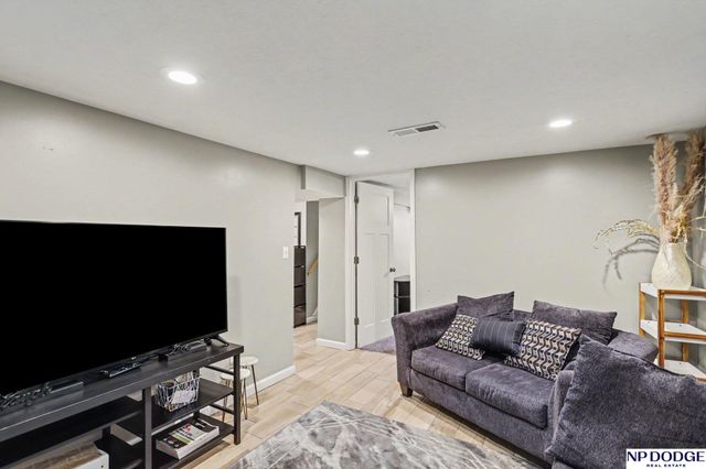 3425 N 68 Street, Lincoln, NE 68507