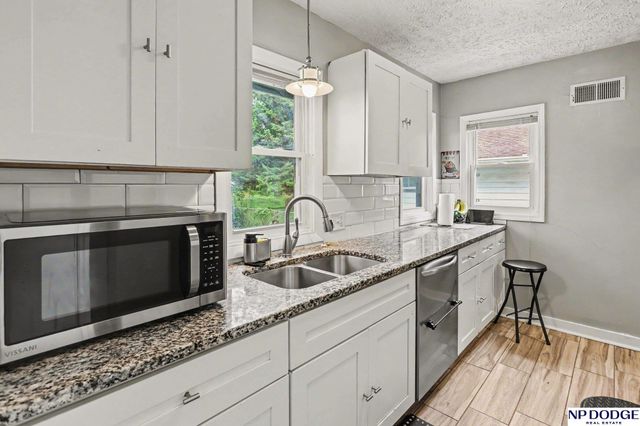 3425 N 68 Street, Lincoln, NE 68507
