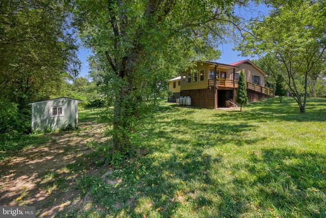 110 PATRICK HENRY DR, Louisa, VA 23093