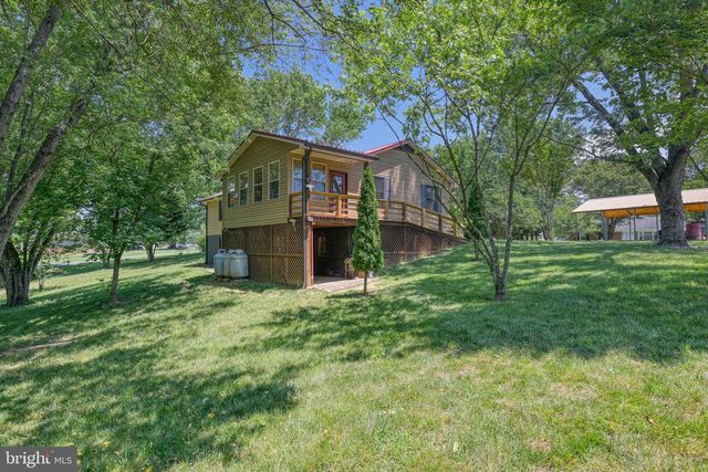 110 PATRICK HENRY DR, Louisa, VA 23093