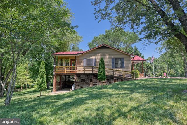 110 PATRICK HENRY DR, Louisa, VA 23093