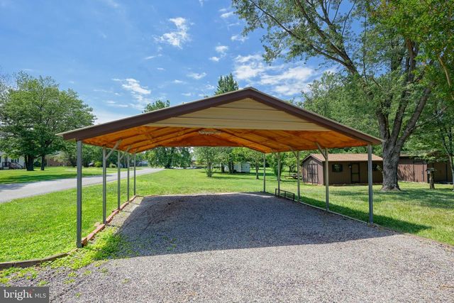 110 PATRICK HENRY DR, Louisa, VA 23093