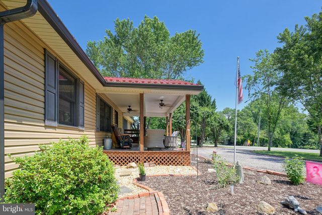 110 PATRICK HENRY DR, Louisa, VA 23093