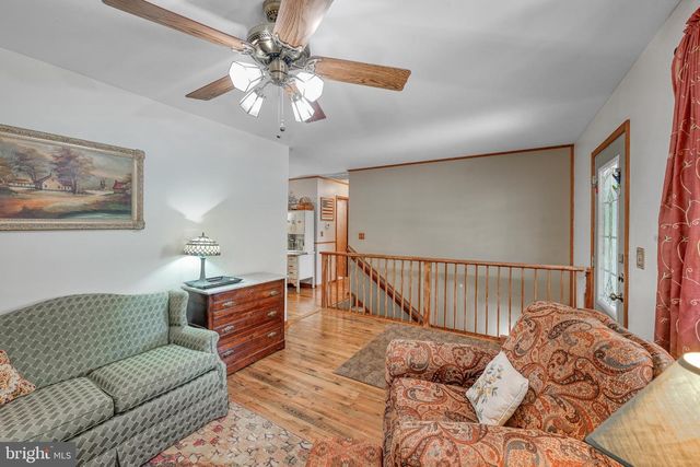 110 PATRICK HENRY DR, Louisa, VA 23093