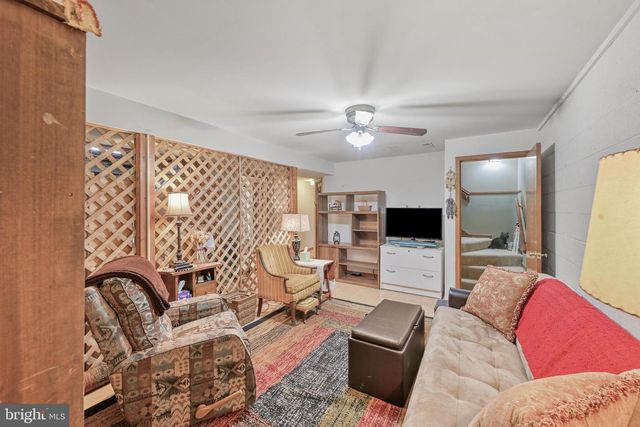 110 PATRICK HENRY DR, Louisa, VA 23093