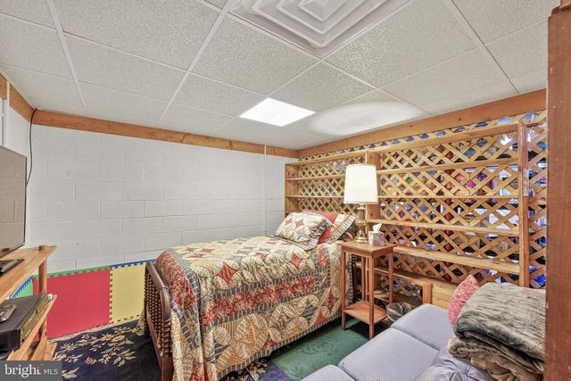 110 PATRICK HENRY DR, Louisa, VA 23093