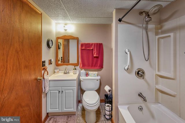 110 PATRICK HENRY DR, Louisa, VA 23093
