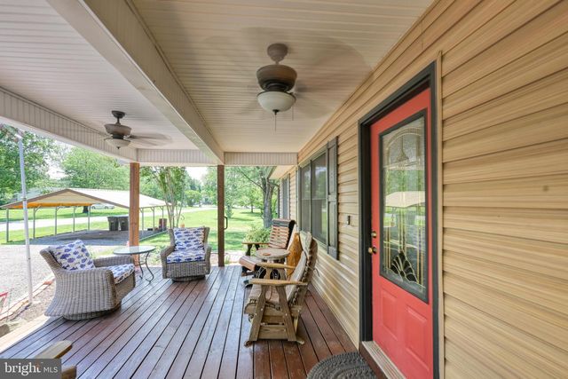 110 PATRICK HENRY DR, Louisa, VA 23093