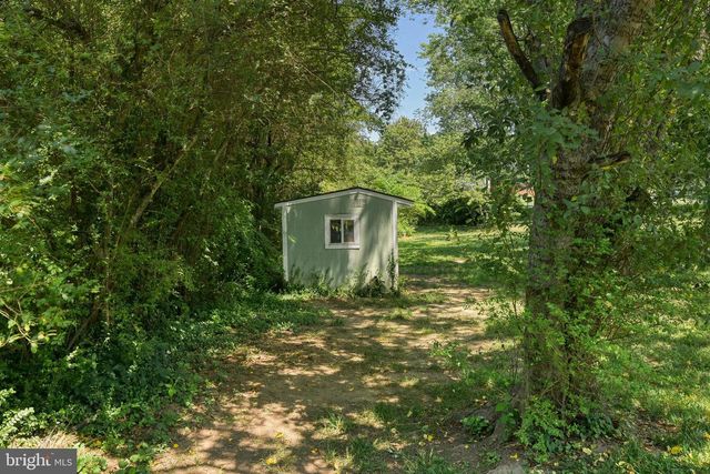 110 PATRICK HENRY DR, Louisa, VA 23093
