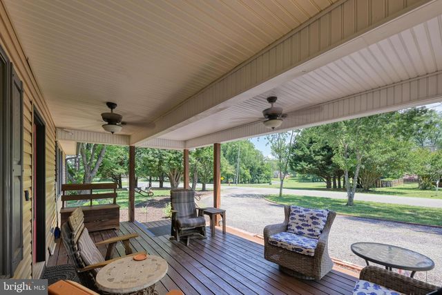 110 PATRICK HENRY DR, Louisa, VA 23093