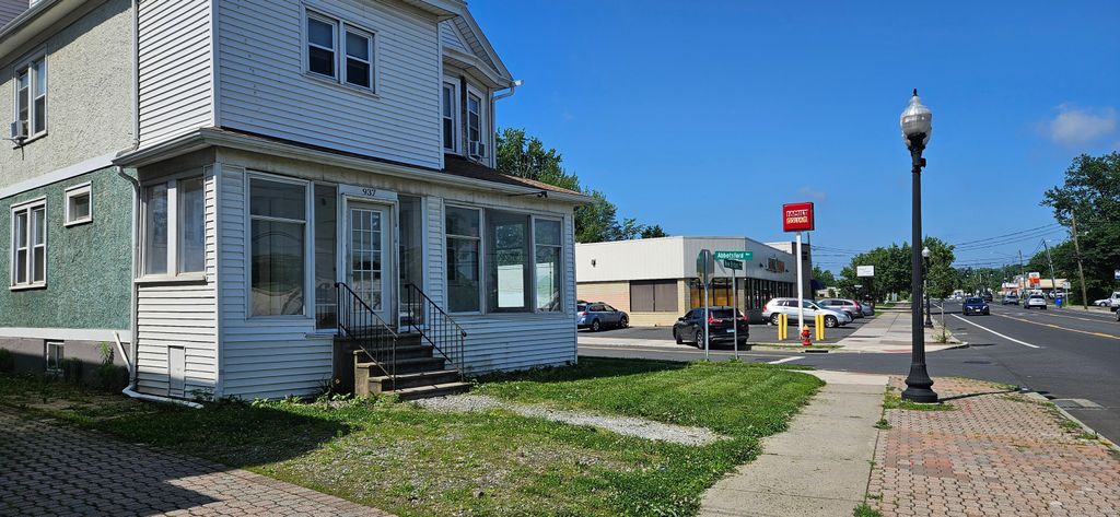 937 New Britain Avenue, West Hartford, CT 06110