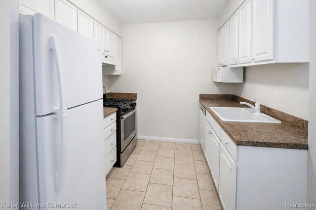 38315 Warner Farms Drive, Westland, MI 48185