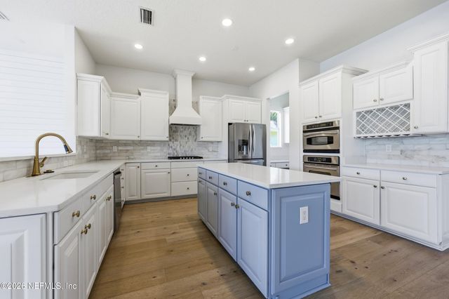 9937 WATERMARK Lane W, Jacksonville, FL 32256