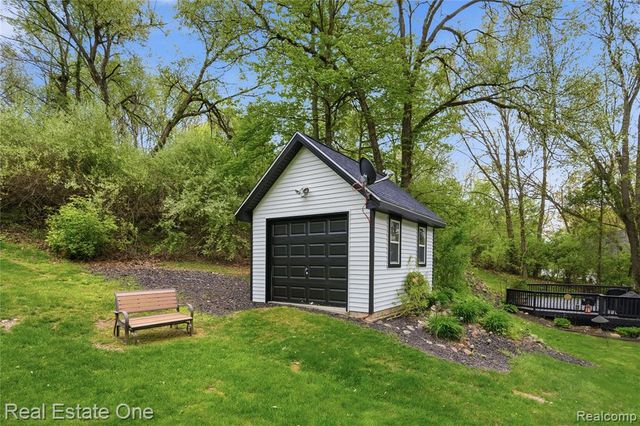 5361 Universe Avenue, Howell, MI 48843