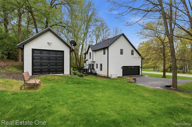 5361 Universe Avenue, Howell, MI 48843