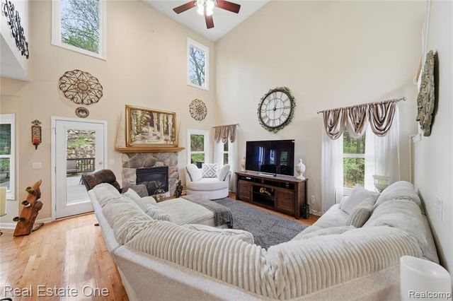5361 Universe Avenue, Howell, MI 48843