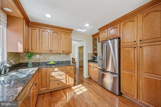 12608 LINCOLNSHIRE DR, Potomac, MD 20854