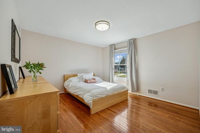 12608 LINCOLNSHIRE DR, Potomac, MD 20854