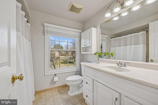 12608 LINCOLNSHIRE DR, Potomac, MD 20854