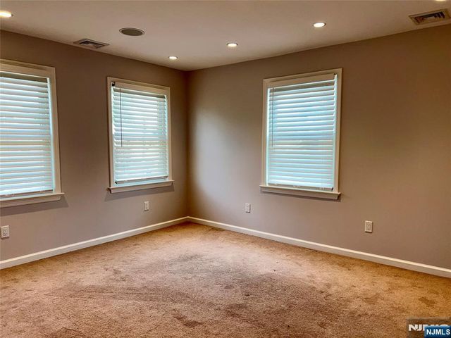 100 1st Avenue, Hawthorne, NJ 07506