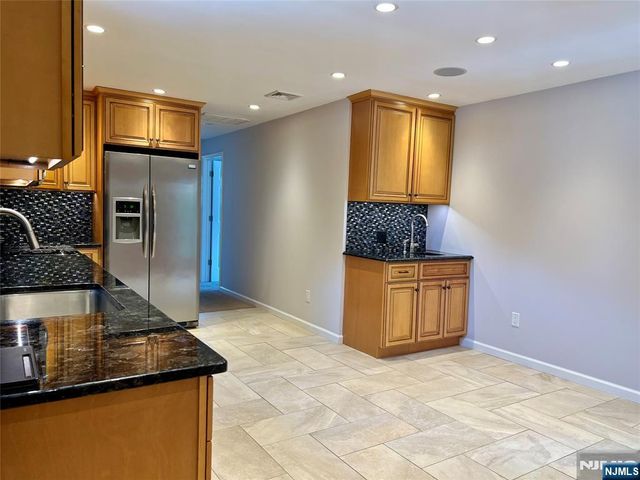 100 1st Avenue, Hawthorne, NJ 07506