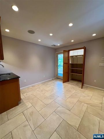100 1st Avenue, Hawthorne, NJ 07506