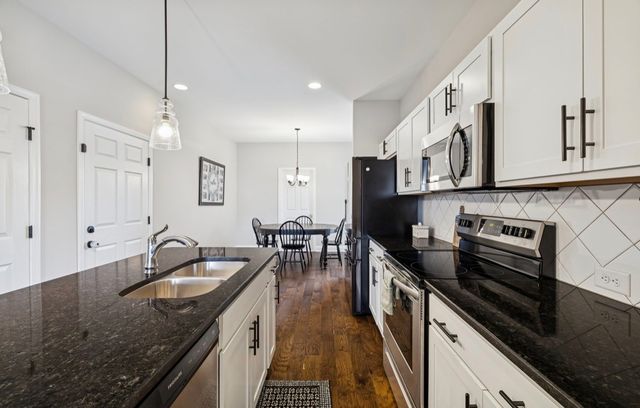 135 Santa Rosa Dr, Gallatin, TN 37066