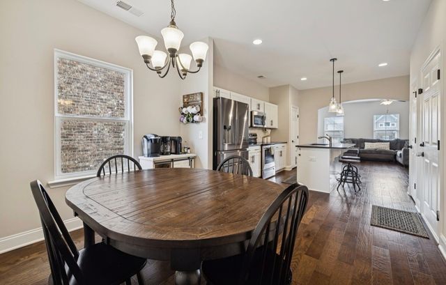 135 Santa Rosa Dr, Gallatin, TN 37066