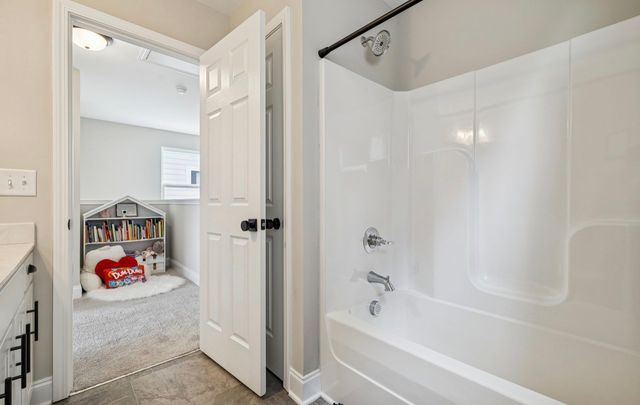 135 Santa Rosa Dr, Gallatin, TN 37066