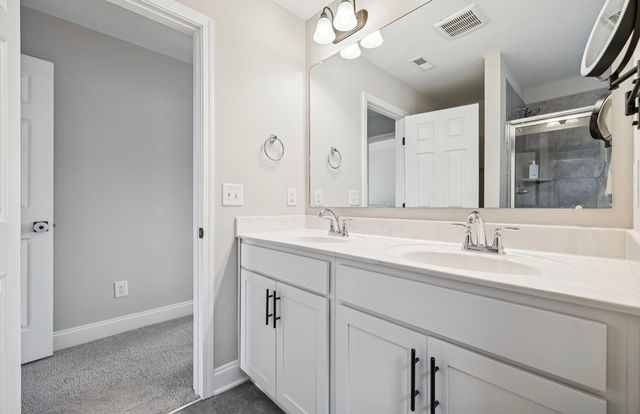 135 Santa Rosa Dr, Gallatin, TN 37066