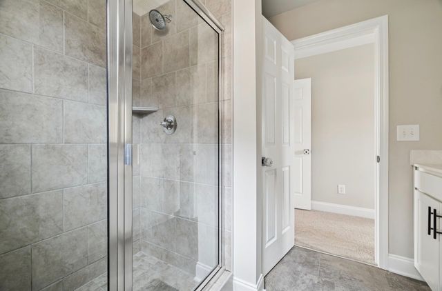 135 Santa Rosa Dr, Gallatin, TN 37066